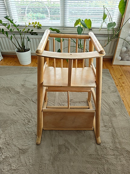 Taittuva puinen syöttötuoli / retro-malli