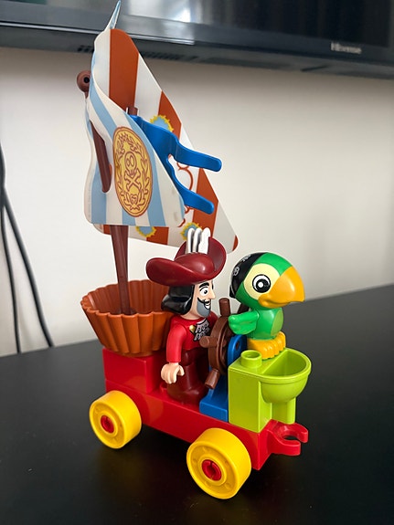 Merirosvo ja papukaija Duplo