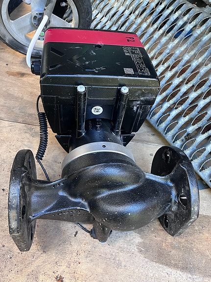 Grundfos Magna3 pumppu ja iv osia viljalti