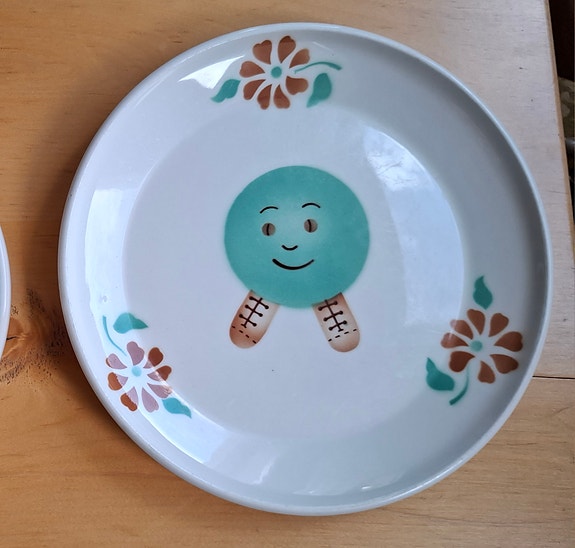 Vanha lasten lautanen