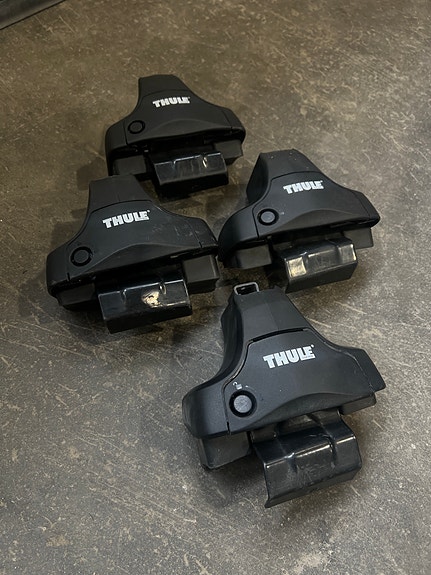 Thule kattotelineen jalkasarja Audi A4 B8