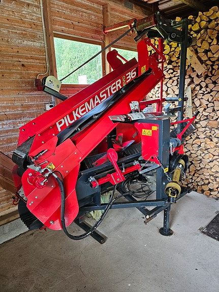 Pilkemaster Evo 36 klapikone hydraulisella syötöllä