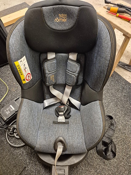Britax Römer Dualfix 2 R -turvaistuin vm2022 (isofix 9-18kg)
