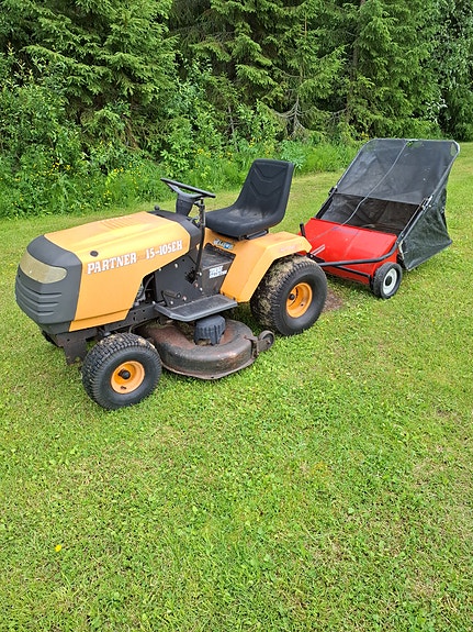 Partner 15-105 EH ajoleikkuri ja Husqvarna kerääjä