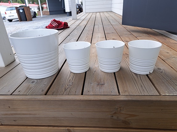 Valkoiset ruukut 4 kpl