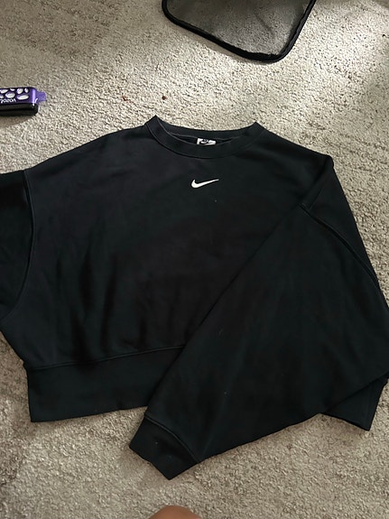Nike musta lyhyt collegepaita