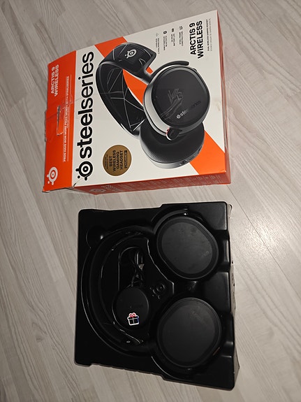 Steelseries pelikuulokkeet musta