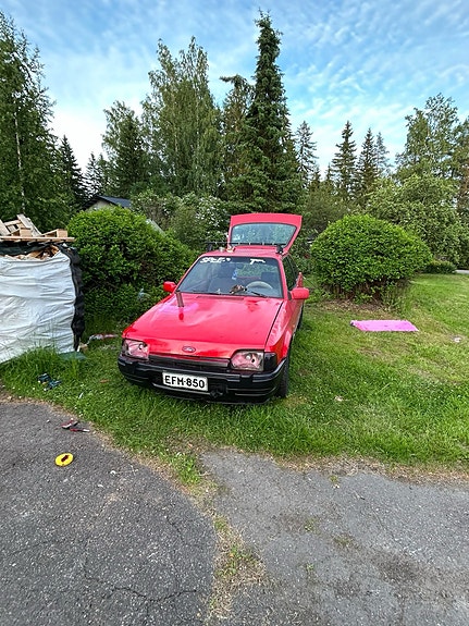 Ford Escort varaosa-auto / projektiauto