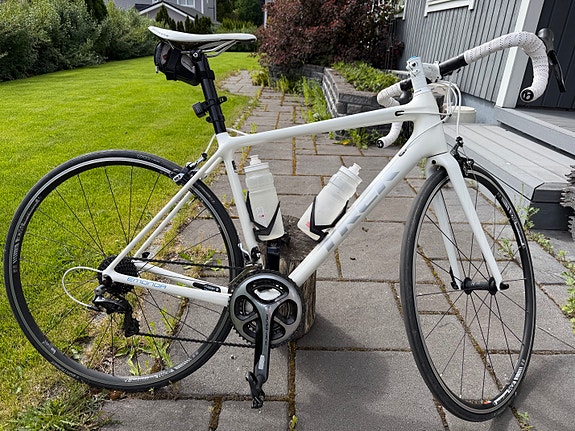 Trek Émonda SL 6 maantiepyörä koko 54 cm 28" renkailla