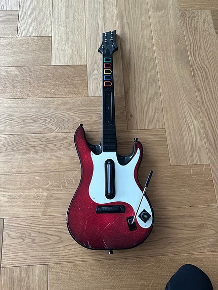 Xbox 360 Guitar Hero -pelikitara