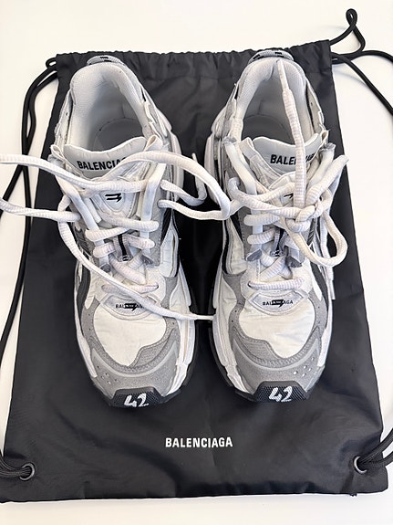 Balenciaga runner