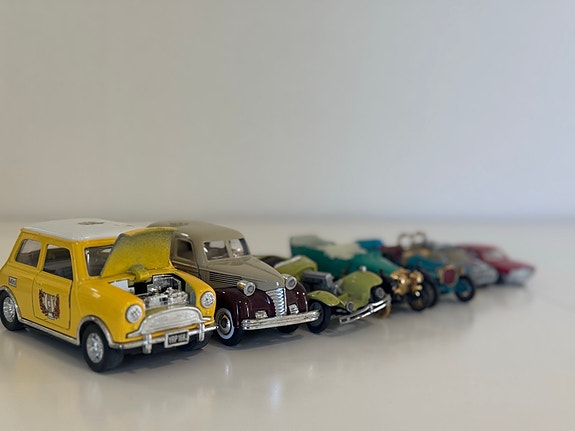 7kpl Pienoismalli-autoja