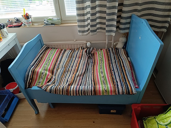 Täyspuuta vedettävä sänky/ vintage