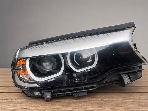 BMW  G30 2018 ajovalo / xenon-umpio