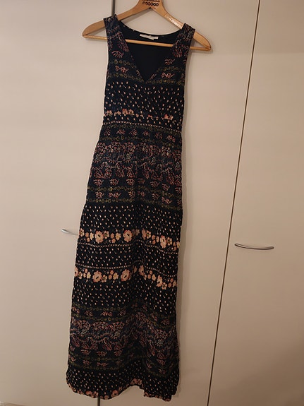 Äitiysmekko
