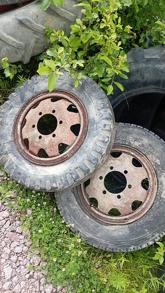 8.25-20 renkaat 2x