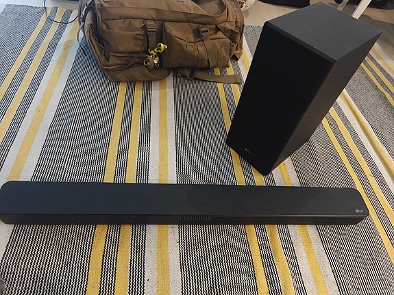 LG soundbar ja subwoofer musta