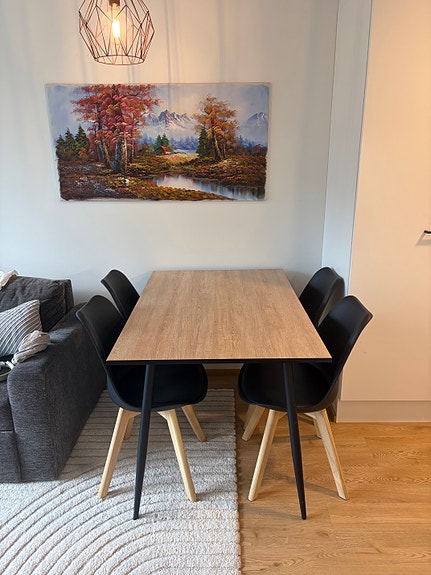 Pöytä + tuolit