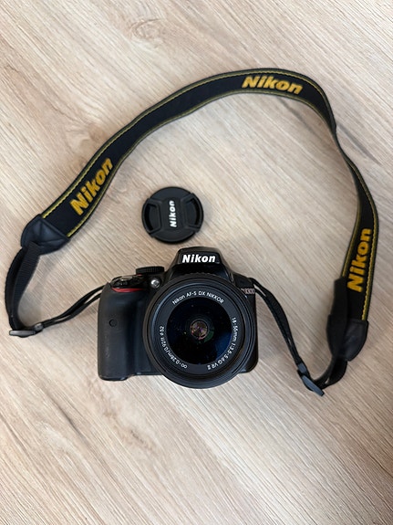 Nikon D3300 digijärjestelmäkamera 18–55mm VR-objektiivilla