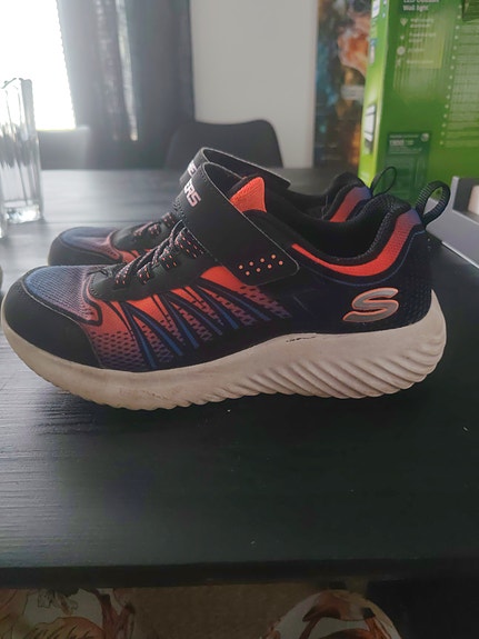 Skechers lenkkarit 34