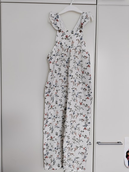 Käyttämättömät Newbie haalarit 122
