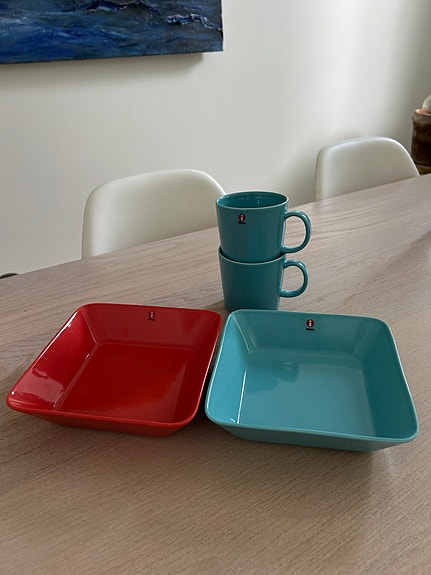 Iittala mukit ja lautaset