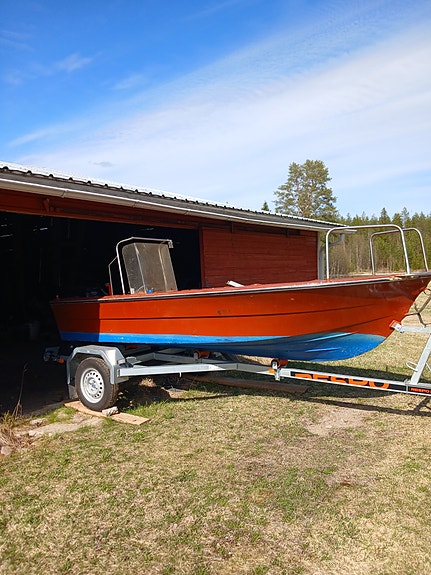 Vator 40R + Tohatsu 18 hv +traileri