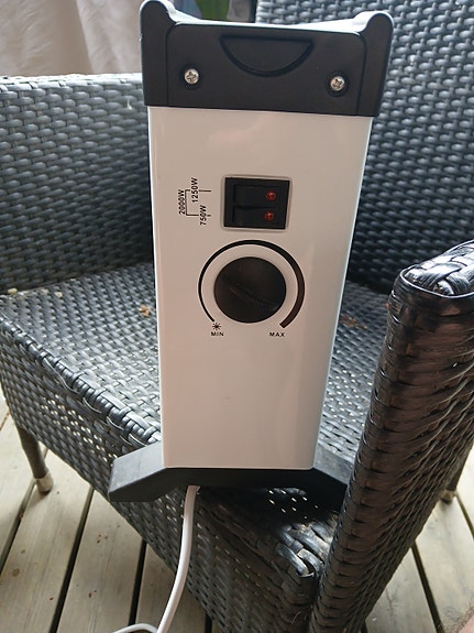 Sähkölämmitin termostaatilla