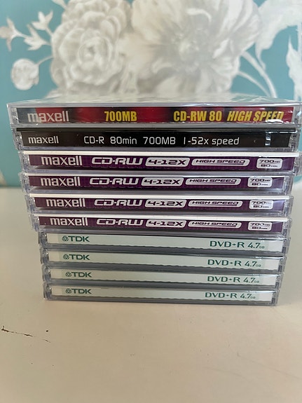 Maxell CD-RW 700MB ja TDK DVD-R 4,7GB levypaketti