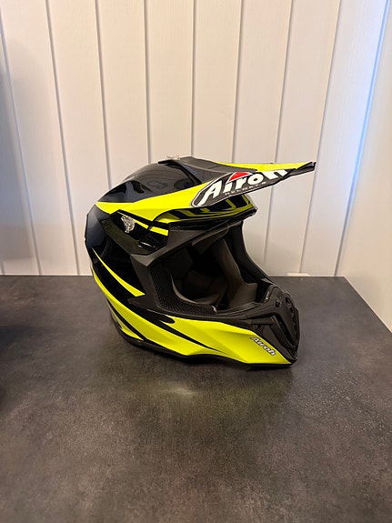Airoh Twist Motocross Kypärä M