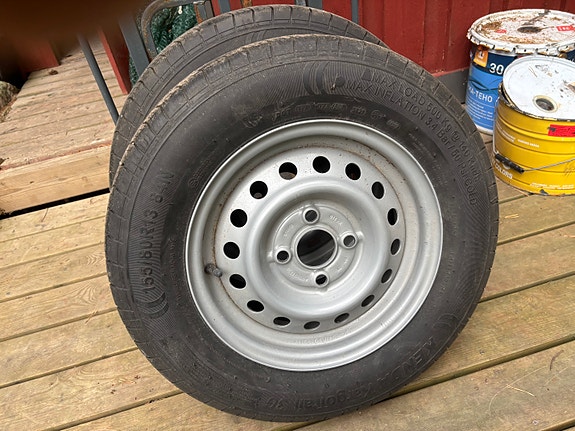 Perävaunun renkaat +vanteet 13" 4x100 jakouudekkosta kärrystä jota ved.n.110km