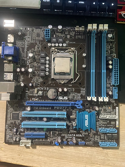 Asus P8Q77 emolevy + i5 3570k