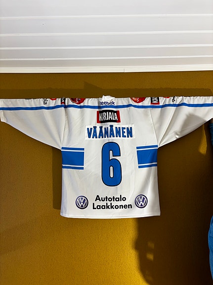 Suomen jääkiekkomaajoukkue pelipaita Väänänen 6 valkoinen
