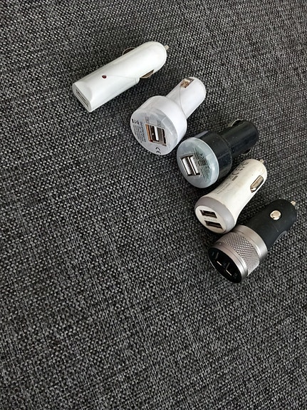USB-autolaturi
