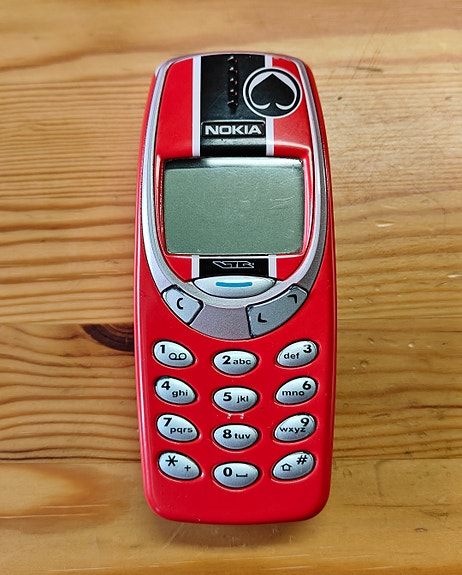 Nokia 3310 puhelin Porin Ässät kuosilla!