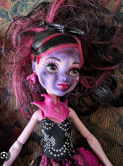 Ost. huonoja Monster High nukkeja