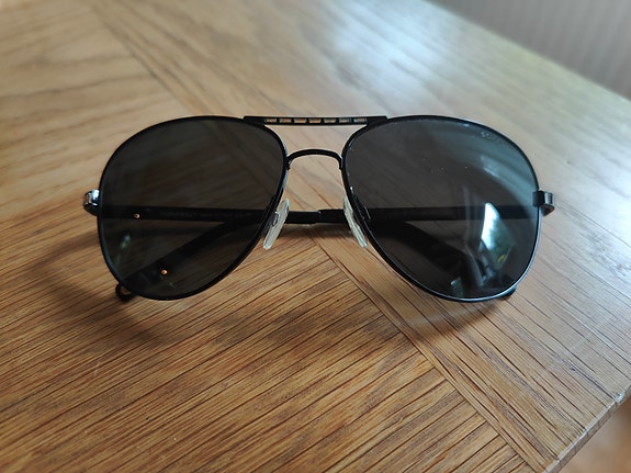 Chanel - aurinkolasit pilottimallia, mustat, Naiset