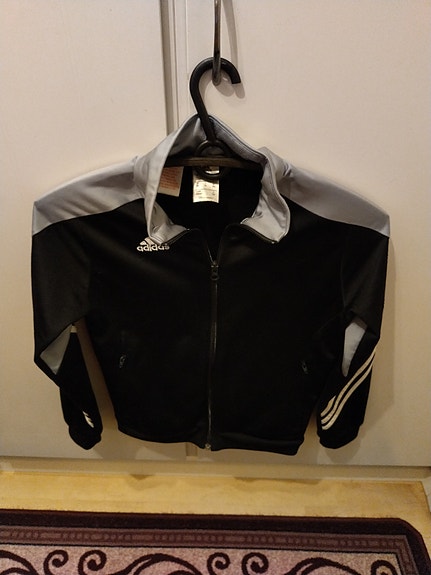 Adidas verryttelytakki 146/152