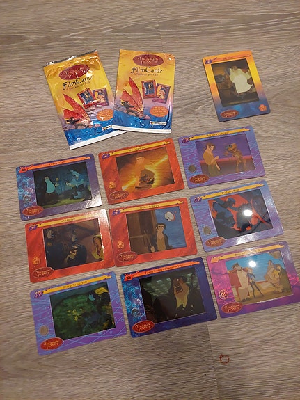 Disney Aarreplaneetta keräilykortit