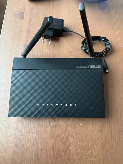 Asus RT-AC750 AC750 Dual Band reititin