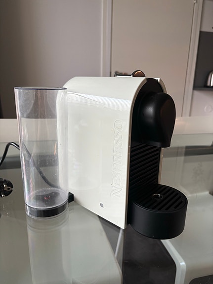 Nespresso kapseli kahvinkeitin valkoinen