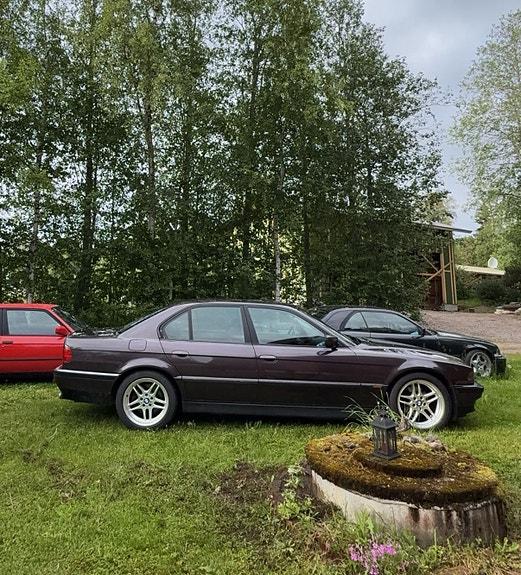 OSTETAAN: BMW vailla alustaa ja vanteita