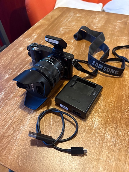 Samsung NX200 järjestelmäkamera