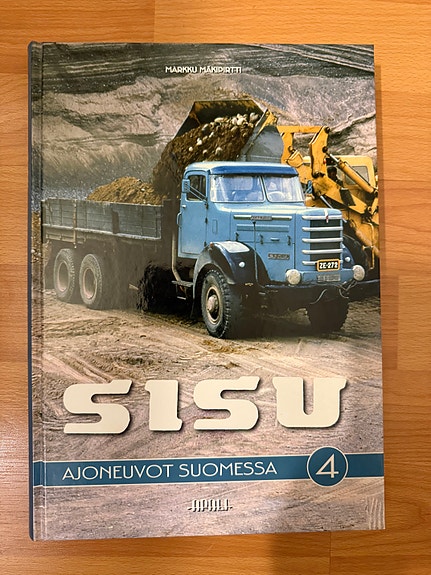 Sisu ajoneuvot Suomessa osa 4 - kirja