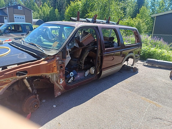 Ford Excursion -00
