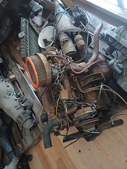 Plymouth Valiant moottori ja vaihteisto