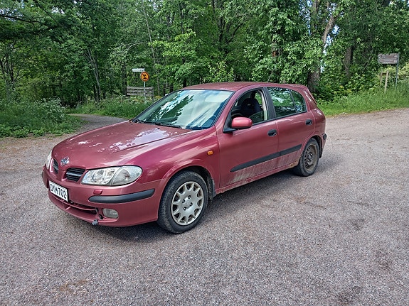 Nissan almera osina