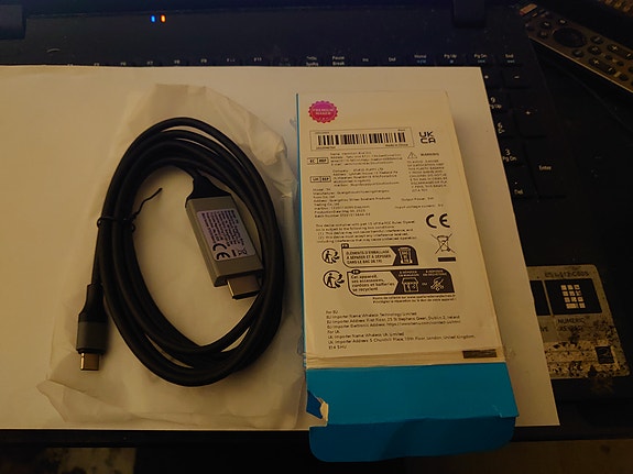 usb-c ,HDMI johto.