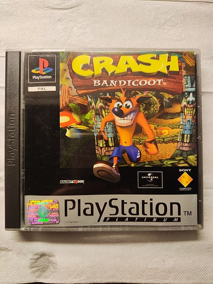 Huippukuntoinen Crash Bandicoot PS1-peli, Black Platium version