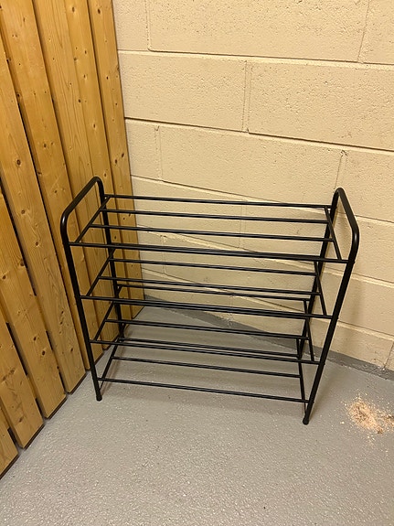 IKEA kenkäteline metallinen musta
